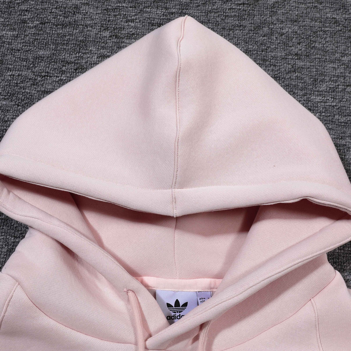 Real Madrid star's identical clover retro hoodie set