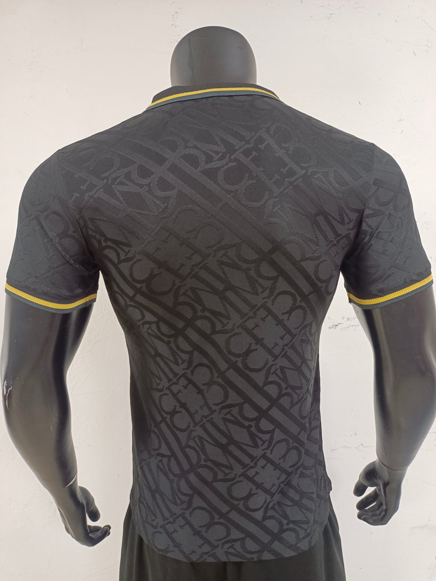 Real Madrid Black Special Edition